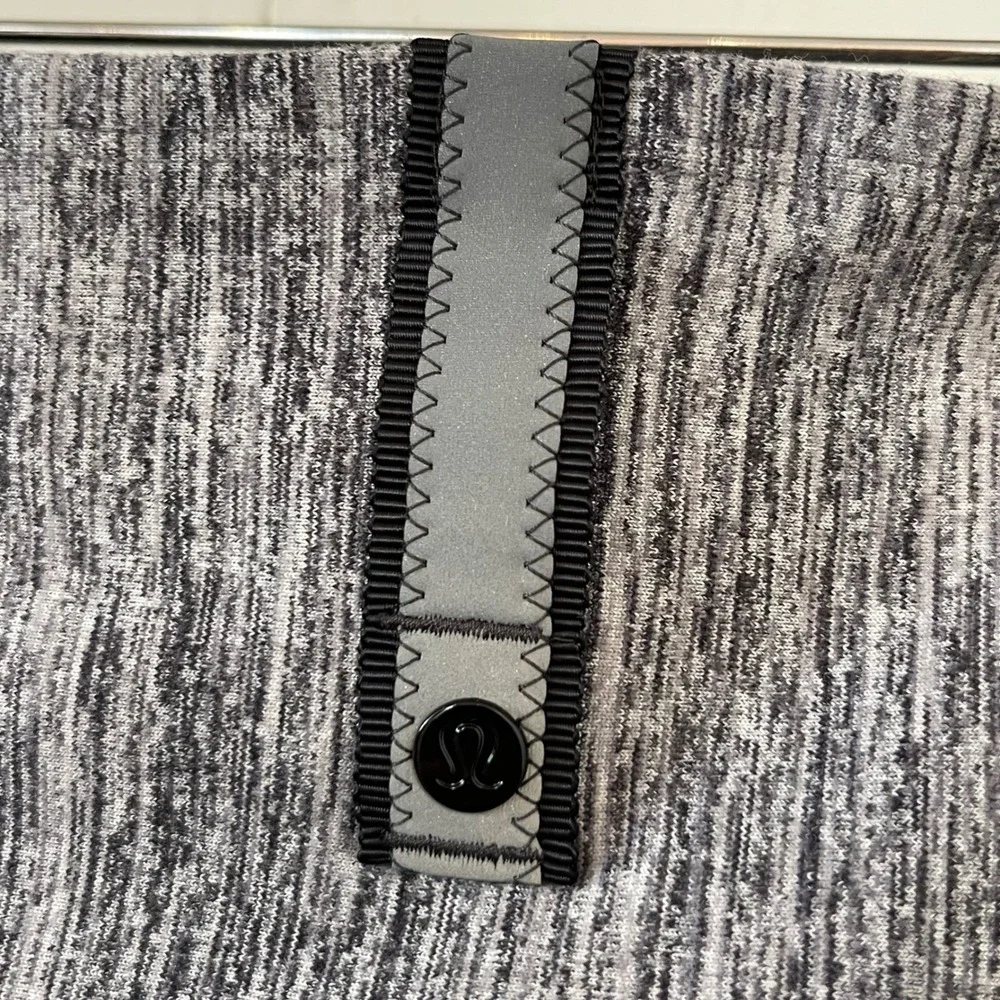 Lululemon Grey‎ Heathered Snap Front Scarf Athletic Casual Womens